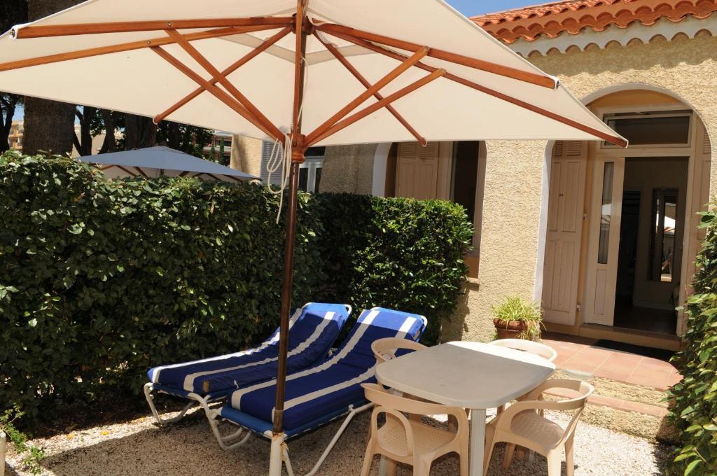 Hotel Beau Rivage Le Lavandou Habitación foto